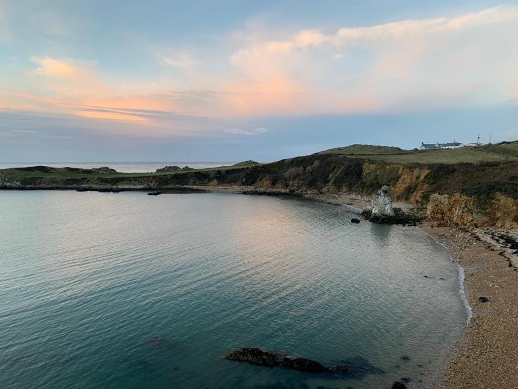 Castellor Bed & Breakfast Cemaes Bay Bagian luar foto