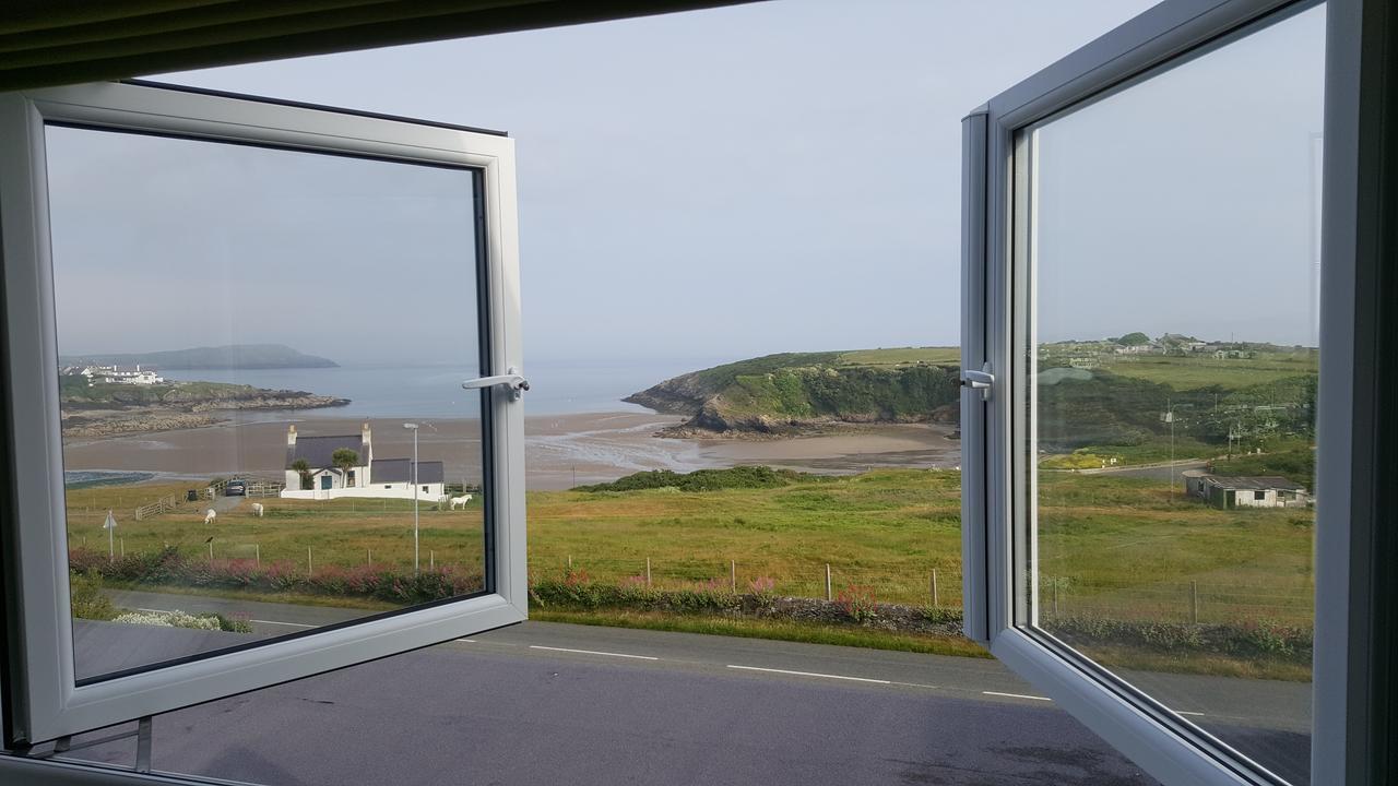 Castellor Bed & Breakfast Cemaes Bay Bagian luar foto