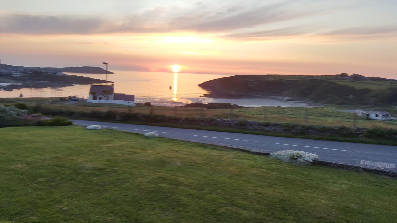 Castellor Bed & Breakfast Cemaes Bay Bagian luar foto