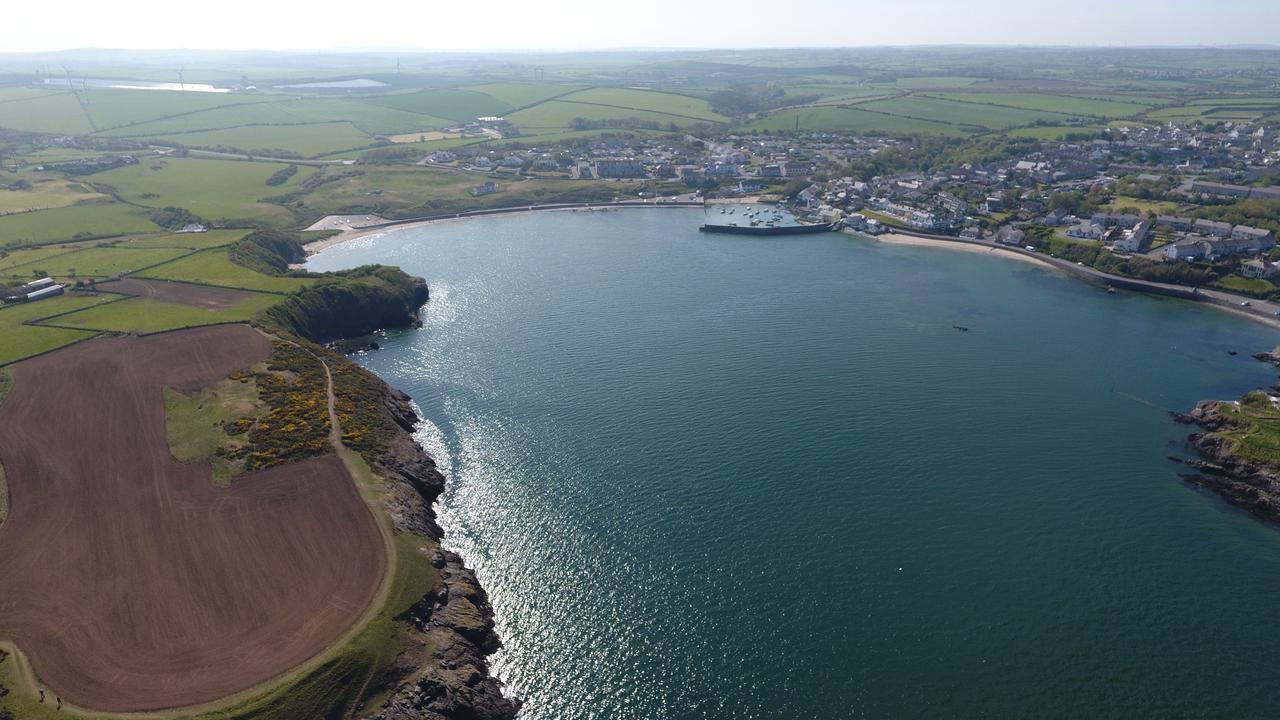 Castellor Bed & Breakfast Cemaes Bay Bagian luar foto
